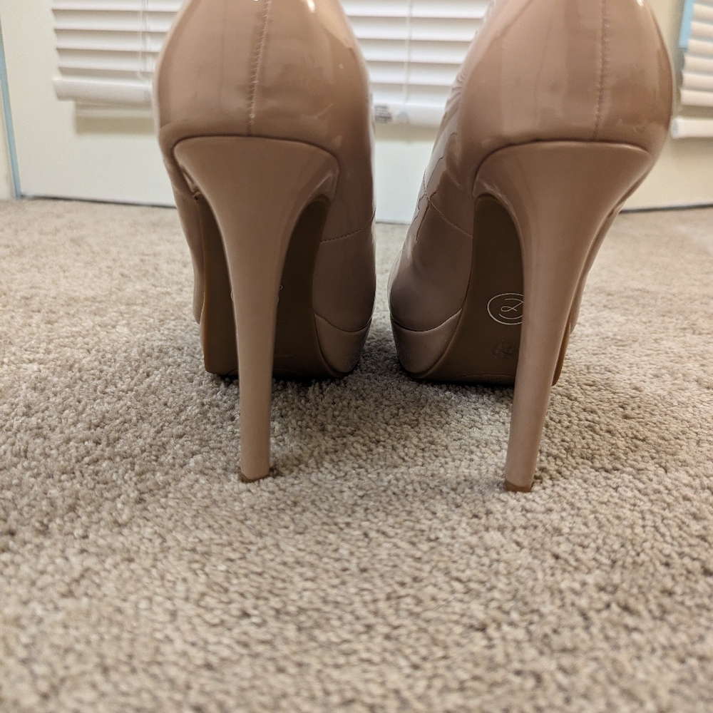 Heels - Picture 7 of 7